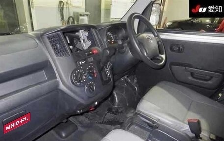 Toyota Town Ace IV, 2020 год, 2 000 000 рублей, 3 фотография