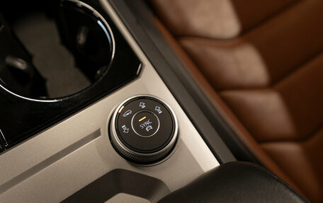 Volkswagen Touareg III, 2019 год, 4 280 000 рублей, 19 фотография