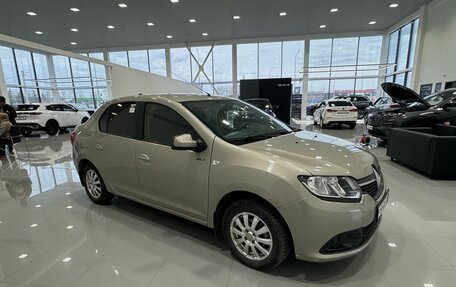 Renault Logan II, 2018 год, 879 000 рублей, 3 фотография