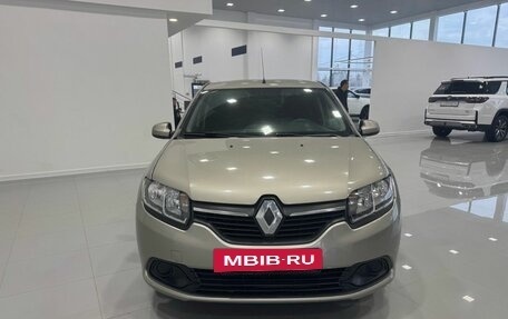 Renault Logan II, 2018 год, 879 000 рублей, 2 фотография