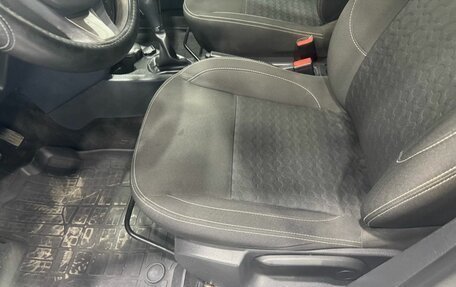 Renault Logan II, 2018 год, 879 000 рублей, 11 фотография