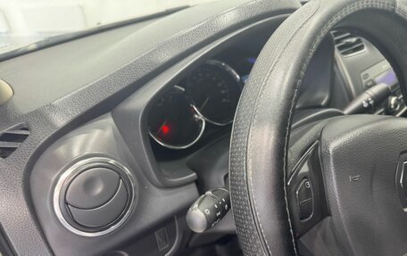 Renault Logan II, 2018 год, 879 000 рублей, 12 фотография