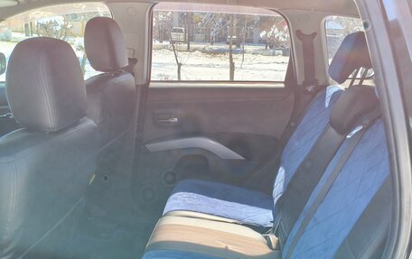 Mitsubishi Outlander III рестайлинг 3, 2009 год, 980 000 рублей, 11 фотография