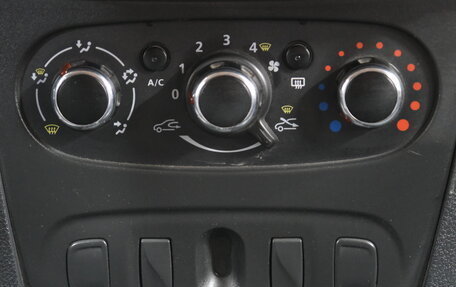 Renault Logan II, 2020 год, 739 000 рублей, 14 фотография