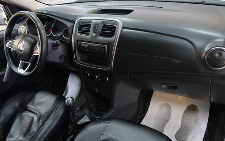 Renault Logan II, 2020 год, 739 000 рублей, 17 фотография