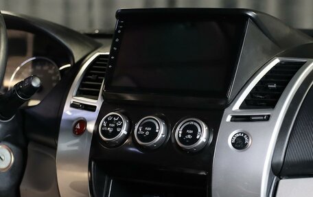 Mitsubishi Pajero Sport II рестайлинг, 2013 год, 1 349 000 рублей, 11 фотография