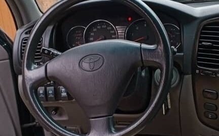 Toyota Land Cruiser 100 рестайлинг 2, 2005 год, 4 500 000 рублей, 5 фотография