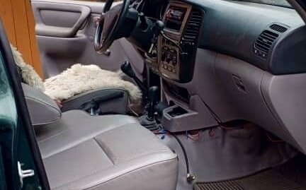 Toyota Land Cruiser 100 рестайлинг 2, 2005 год, 4 500 000 рублей, 8 фотография