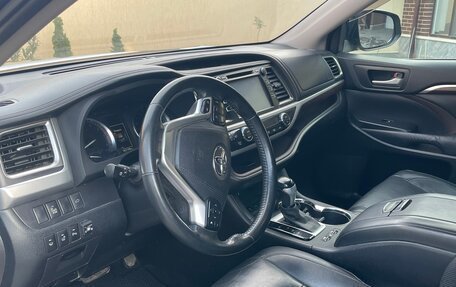 Toyota Highlander III, 2015 год, 3 000 000 рублей, 7 фотография