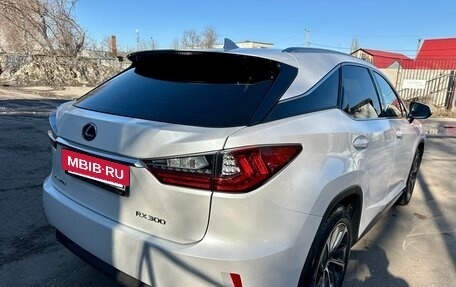 Lexus RX IV рестайлинг, 2019 год, 4 290 000 рублей, 7 фотография