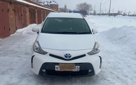 Toyota Prius Alpha I (ZVW40/41), 2014 год, 1 199 000 рублей, 1 фотография