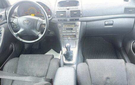Toyota Avensis III рестайлинг, 2004 год, 440 000 рублей, 8 фотография