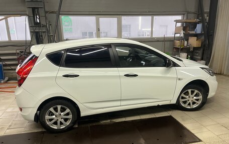 Hyundai Solaris II рестайлинг, 2011 год, 620 000 рублей, 5 фотография