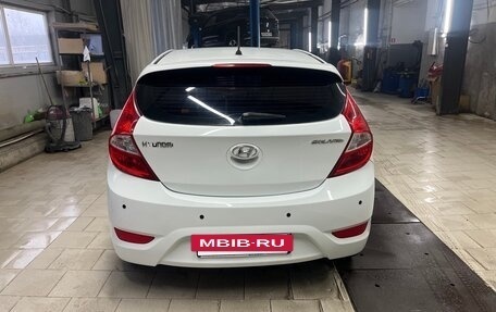Hyundai Solaris II рестайлинг, 2011 год, 620 000 рублей, 4 фотография