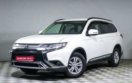 Mitsubishi Outlander III рестайлинг 3, 2019 год, 1 850 000 рублей, 4 фотография