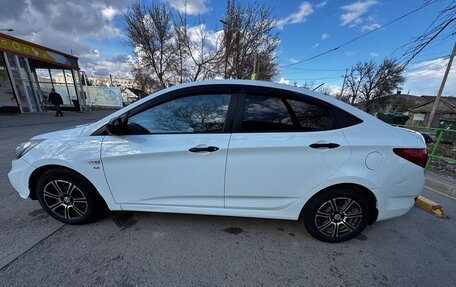 Hyundai Solaris II рестайлинг, 2013 год, 800 000 рублей, 4 фотография