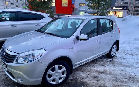 Renault Sandero I, 2013 год, 785 000 рублей, 2 фотография
