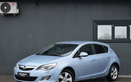 Opel Astra J, 2011 год, 549 888 рублей, 2 фотография