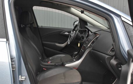 Opel Astra J, 2011 год, 549 888 рублей, 23 фотография