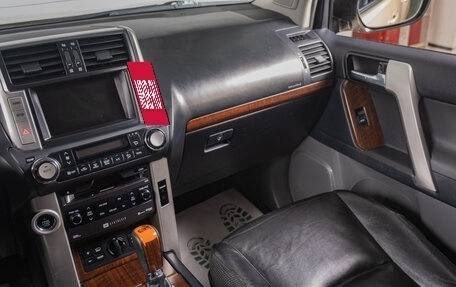 Toyota Land Cruiser Prado 150 рестайлинг 2, 2010 год, 2 829 000 рублей, 12 фотография