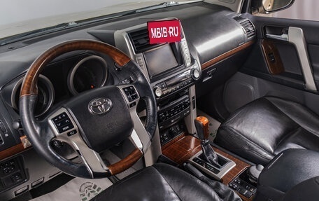 Toyota Land Cruiser Prado 150 рестайлинг 2, 2010 год, 2 829 000 рублей, 9 фотография