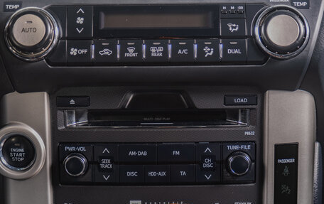 Toyota Land Cruiser Prado 150 рестайлинг 2, 2010 год, 2 829 000 рублей, 18 фотография