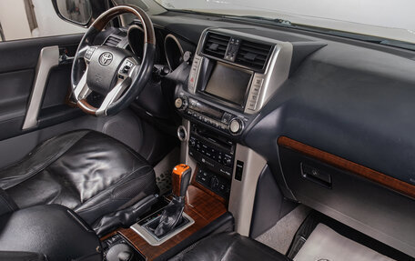 Toyota Land Cruiser Prado 150 рестайлинг 2, 2010 год, 2 829 000 рублей, 20 фотография