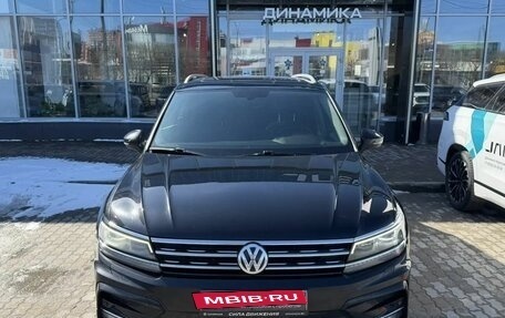 Volkswagen Tiguan II, 2018 год, 2 587 000 рублей, 2 фотография
