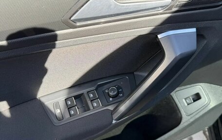 Volkswagen Tiguan II, 2018 год, 2 587 000 рублей, 9 фотография