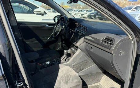 Volkswagen Tiguan II, 2018 год, 2 587 000 рублей, 13 фотография