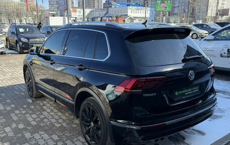 Volkswagen Tiguan II, 2018 год, 2 587 000 рублей, 8 фотография