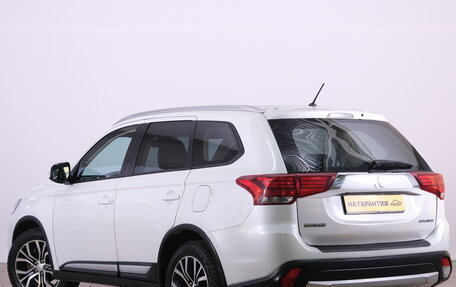 Mitsubishi Outlander III рестайлинг 3, 2016 год, 1 699 000 рублей, 4 фотография