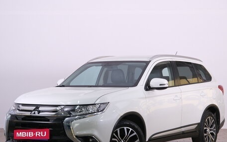 Mitsubishi Outlander III рестайлинг 3, 2016 год, 1 699 000 рублей, 3 фотография