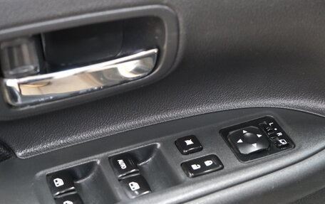 Mitsubishi Outlander III рестайлинг 3, 2016 год, 1 699 000 рублей, 8 фотография