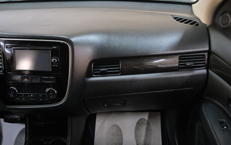 Mitsubishi Outlander III рестайлинг 3, 2016 год, 1 699 000 рублей, 17 фотография