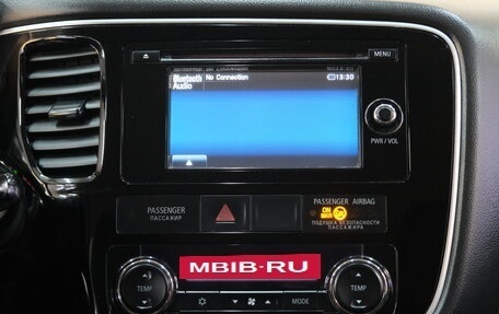 Mitsubishi Outlander III рестайлинг 3, 2016 год, 1 699 000 рублей, 15 фотография