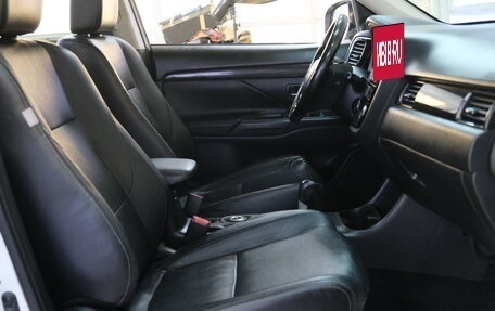 Mitsubishi Outlander III рестайлинг 3, 2016 год, 1 699 000 рублей, 19 фотография