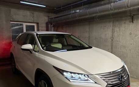 Lexus RX IV рестайлинг, 2017 год, 4 000 000 рублей, 1 фотография