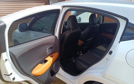 Honda Vezel, 2016 год, 1 600 000 рублей, 15 фотография