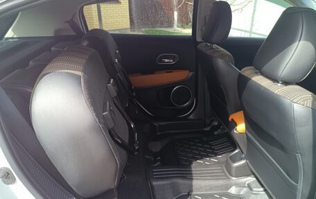 Honda Vezel, 2016 год, 1 600 000 рублей, 17 фотография