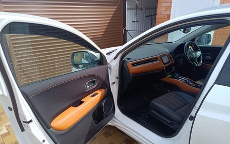 Honda Vezel, 2016 год, 1 600 000 рублей, 13 фотография