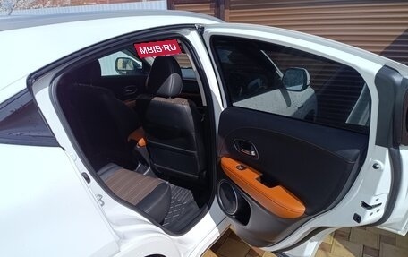 Honda Vezel, 2016 год, 1 600 000 рублей, 16 фотография