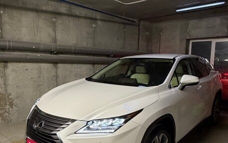 Lexus RX IV рестайлинг, 2017 год, 4 000 000 рублей, 3 фотография