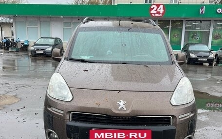 Peugeot Partner II рестайлинг 2, 2013 год, 630 000 рублей, 2 фотография