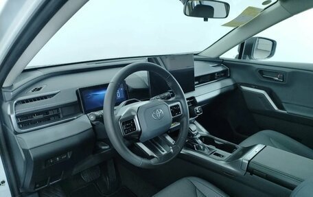 Toyota RAV4, 2026 год, 4 880 000 рублей, 13 фотография