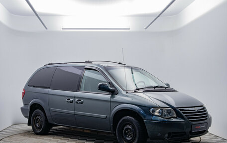 Chrysler Town & Country IV, 2006 год, 700 000 рублей, 3 фотография