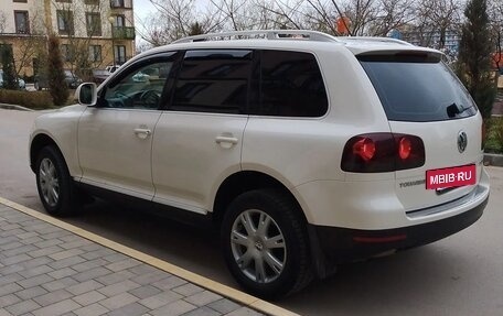 Volkswagen Touareg III, 2010 год, 1 700 000 рублей, 2 фотография