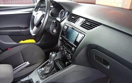 Skoda Octavia, 2017 год, 1 730 000 рублей, 2 фотография