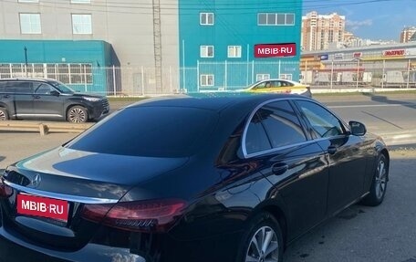 Mercedes-Benz E-Класс, 2021 год, 2 700 000 рублей, 1 фотография