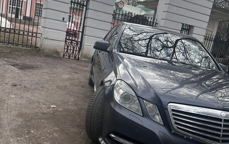 Mercedes-Benz E-Класс, 2011 год, 1 333 000 рублей, 9 фотография